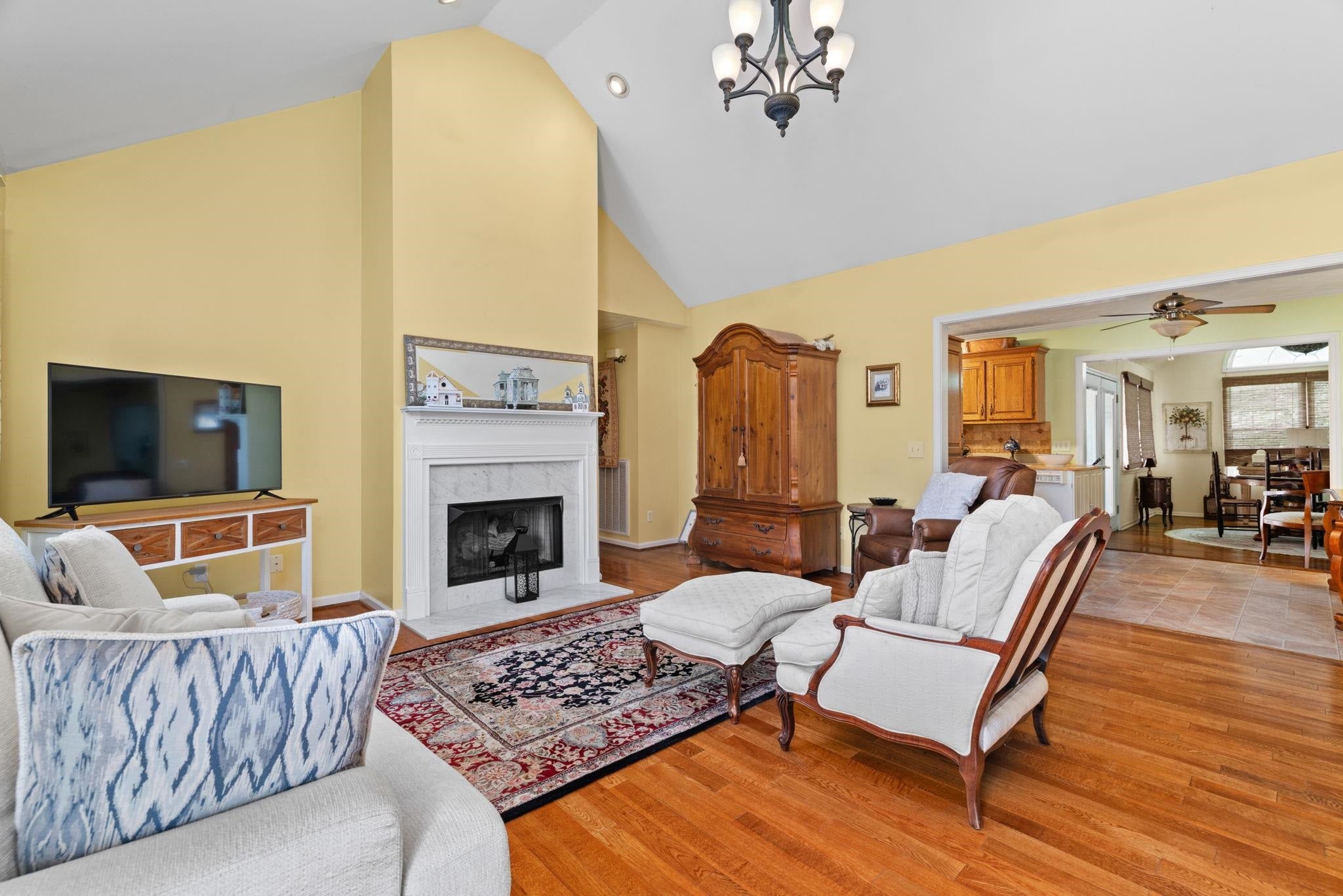 129 Mayfair Ln