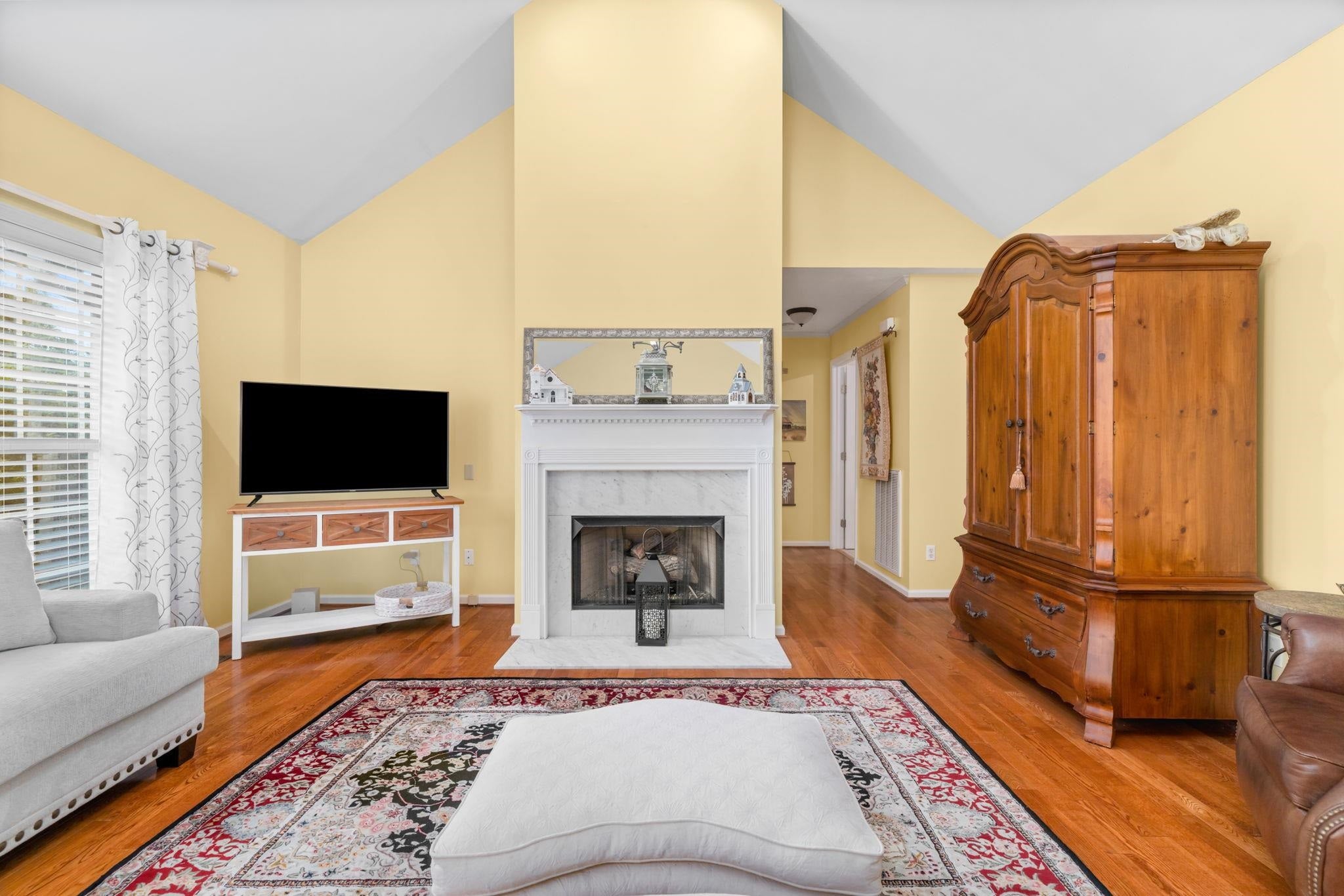 129 Mayfair Ln