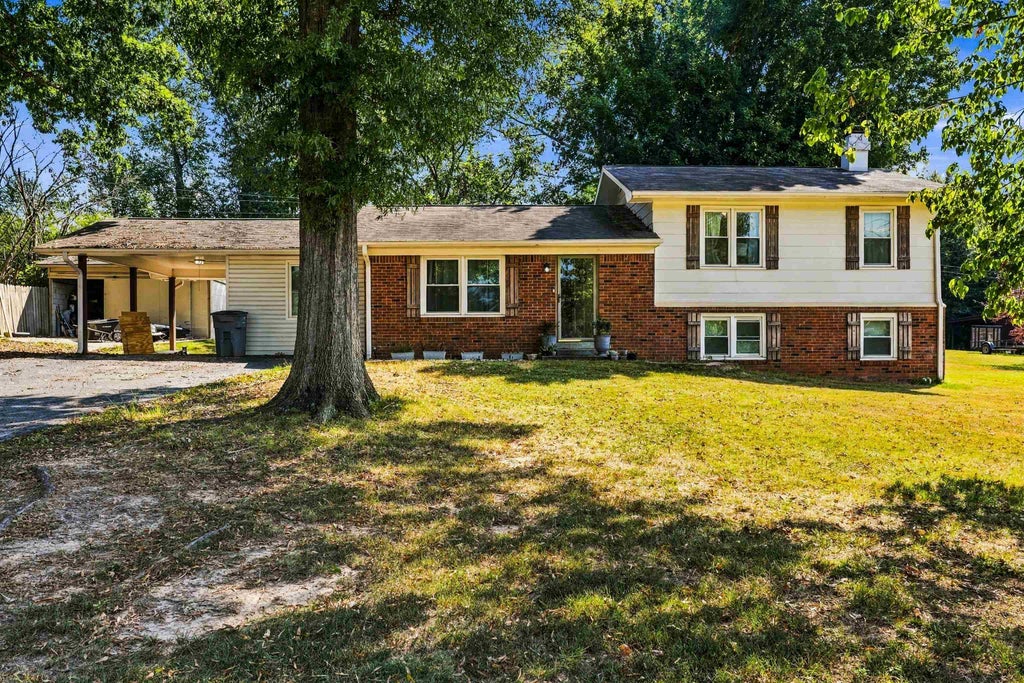 Photo of 90 Rice Rd, Florence, AL 35630 (MLS # 531439)