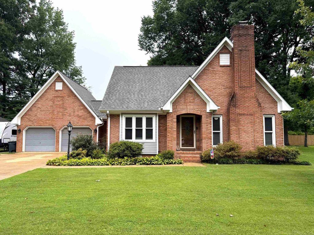 Photo of 106 Royal Oak Rd, Florence, AL 35633 (MLS # 530134)