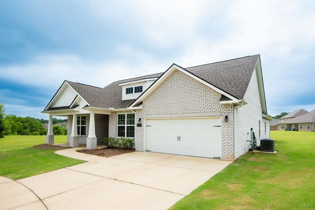 2136 Dustin Dr NE