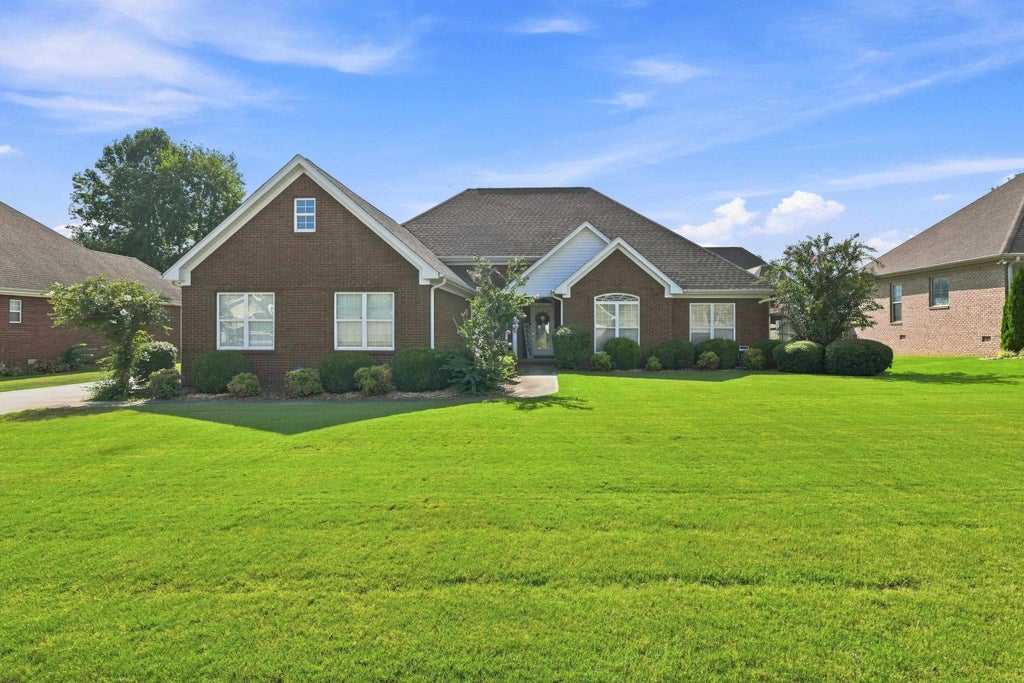 Photo of 108 Wheaton Ct, Florence, AL 35633 (MLS # 531082)
