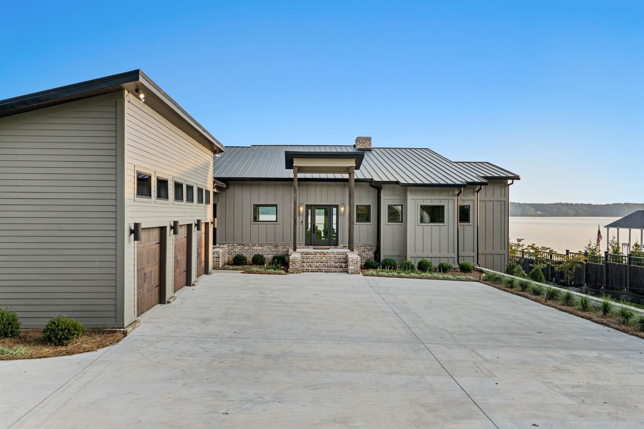1211 Co Rd 411