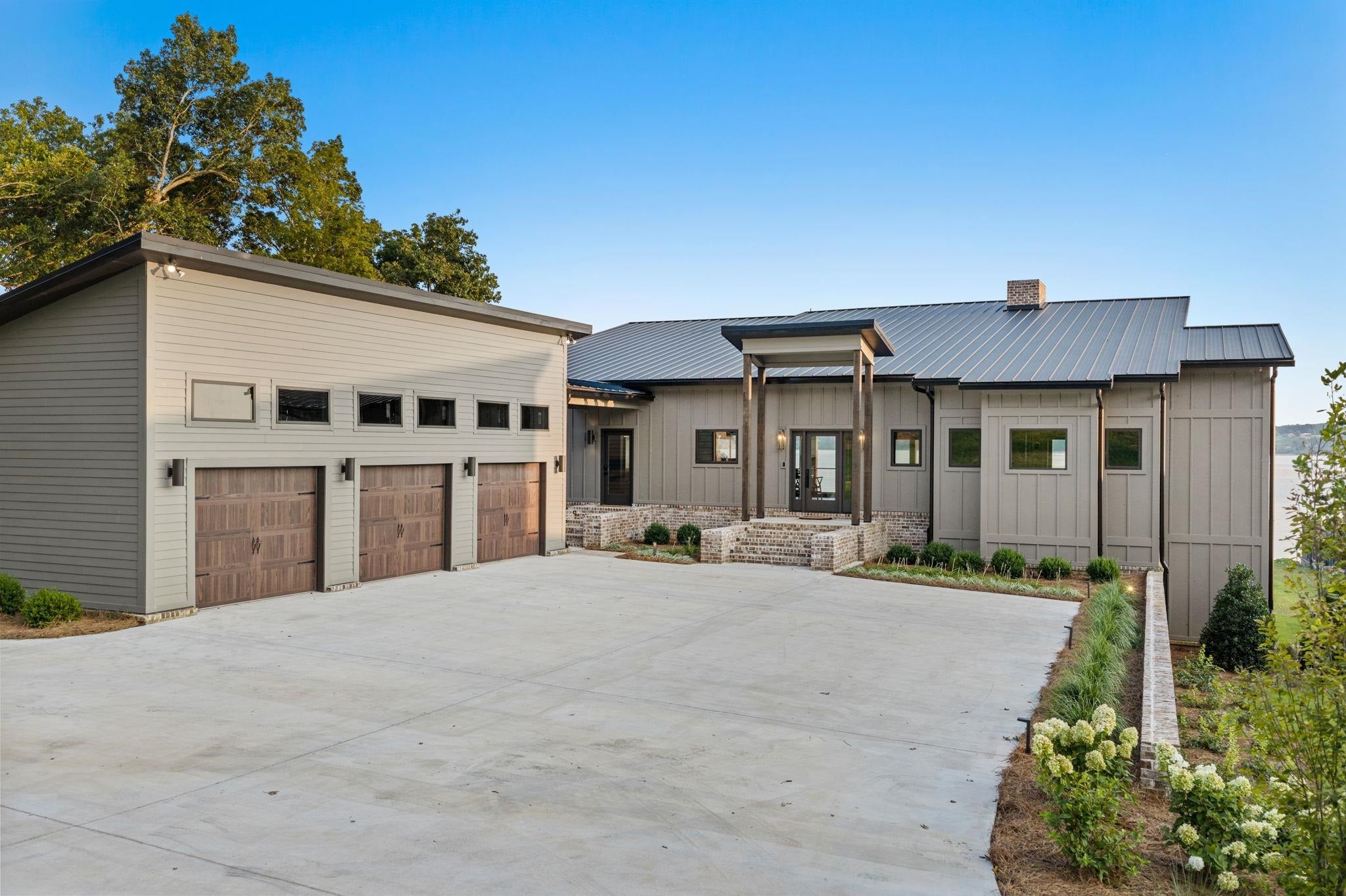 1211 Co Rd 411