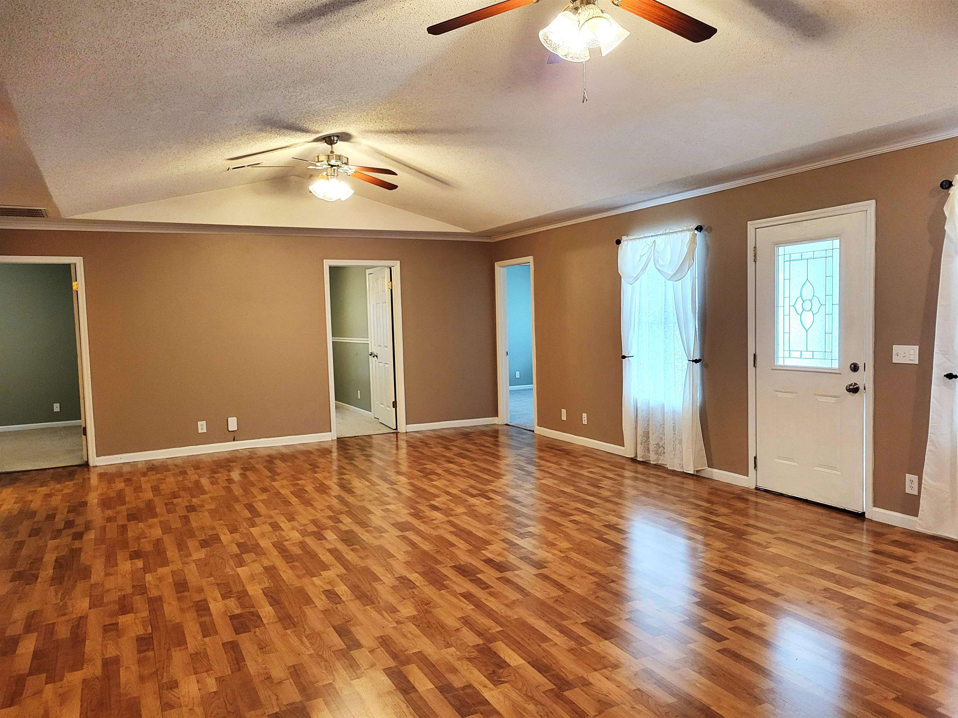 600 Mayfair Ln