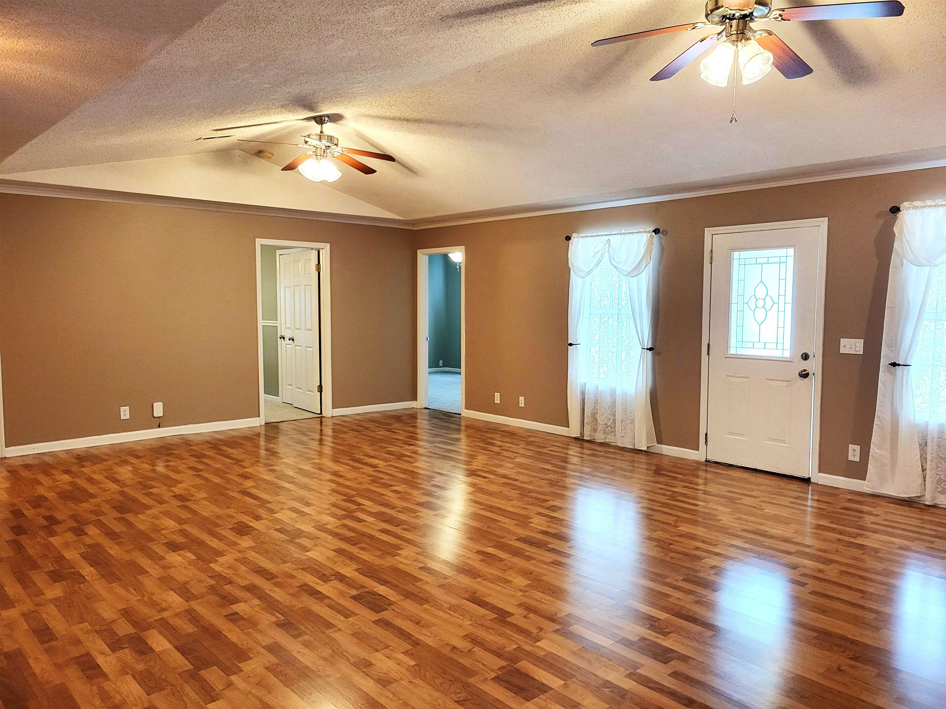600 Mayfair Ln
