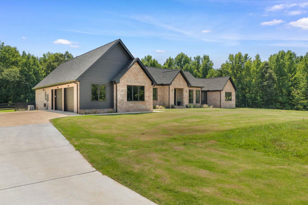 Photo of 1000 Co Rd 235, Town Creek, AL 35672 (MLS # 530200)