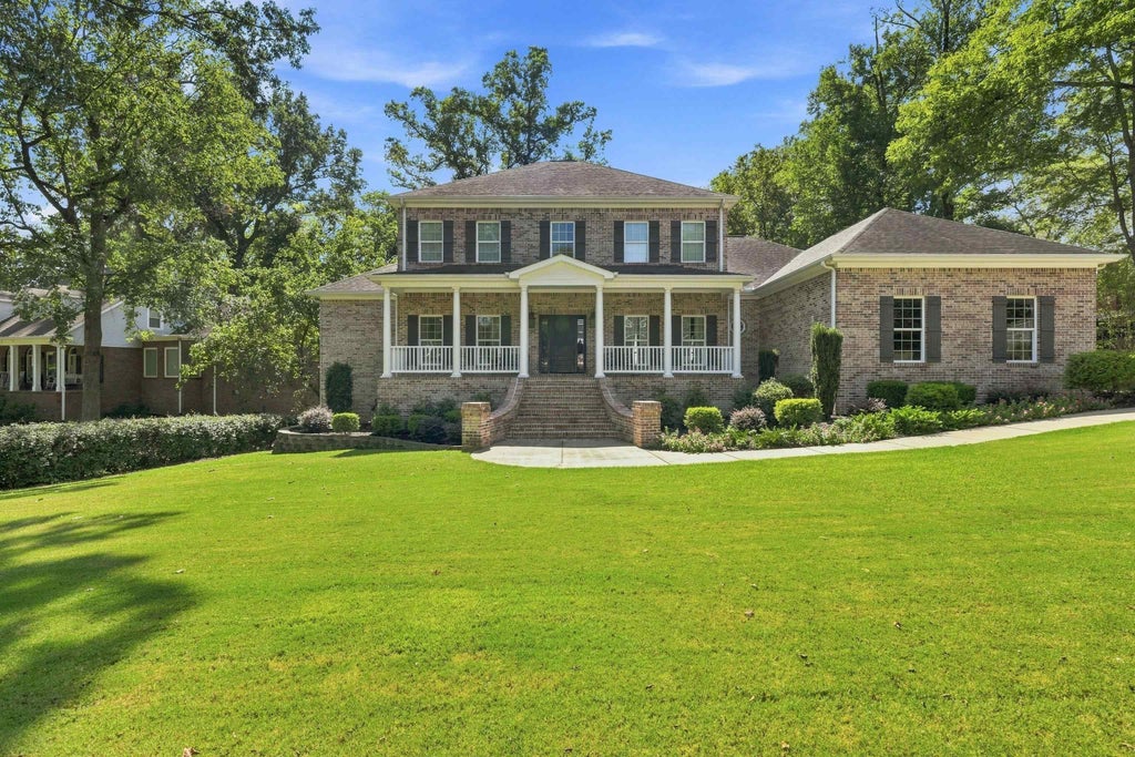 Photo of 104 Crosscreek Ln, Florence, AL 35634 (MLS # 531177)
