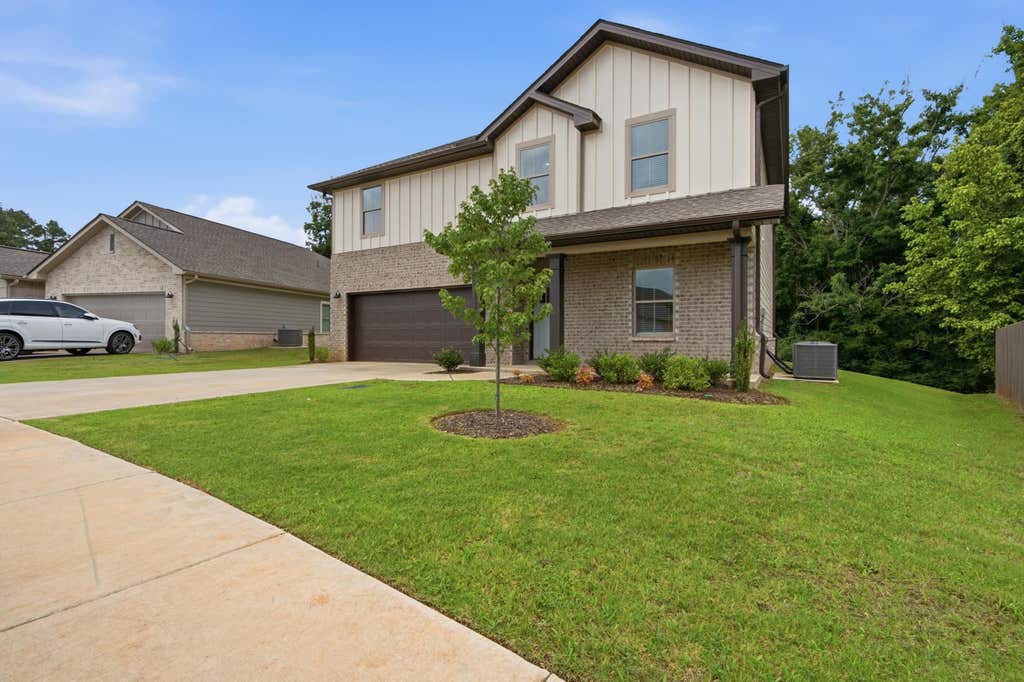 Photo of 14593 Mountain Stream Dr, Athens, AL 35613 (MLS # 530092)
