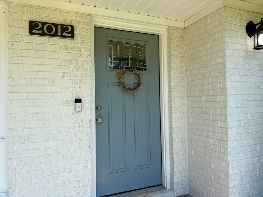 Photo of 2012 Stoddard Dr, Florence, AL 35630 (MLS # 529807)