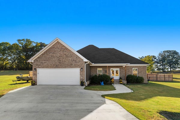 200 SKYVIEW CIR, MUSCLE SHOALS, AL 35661 - Image c35f116edc0e972fae7befec5fb000c8/646429833