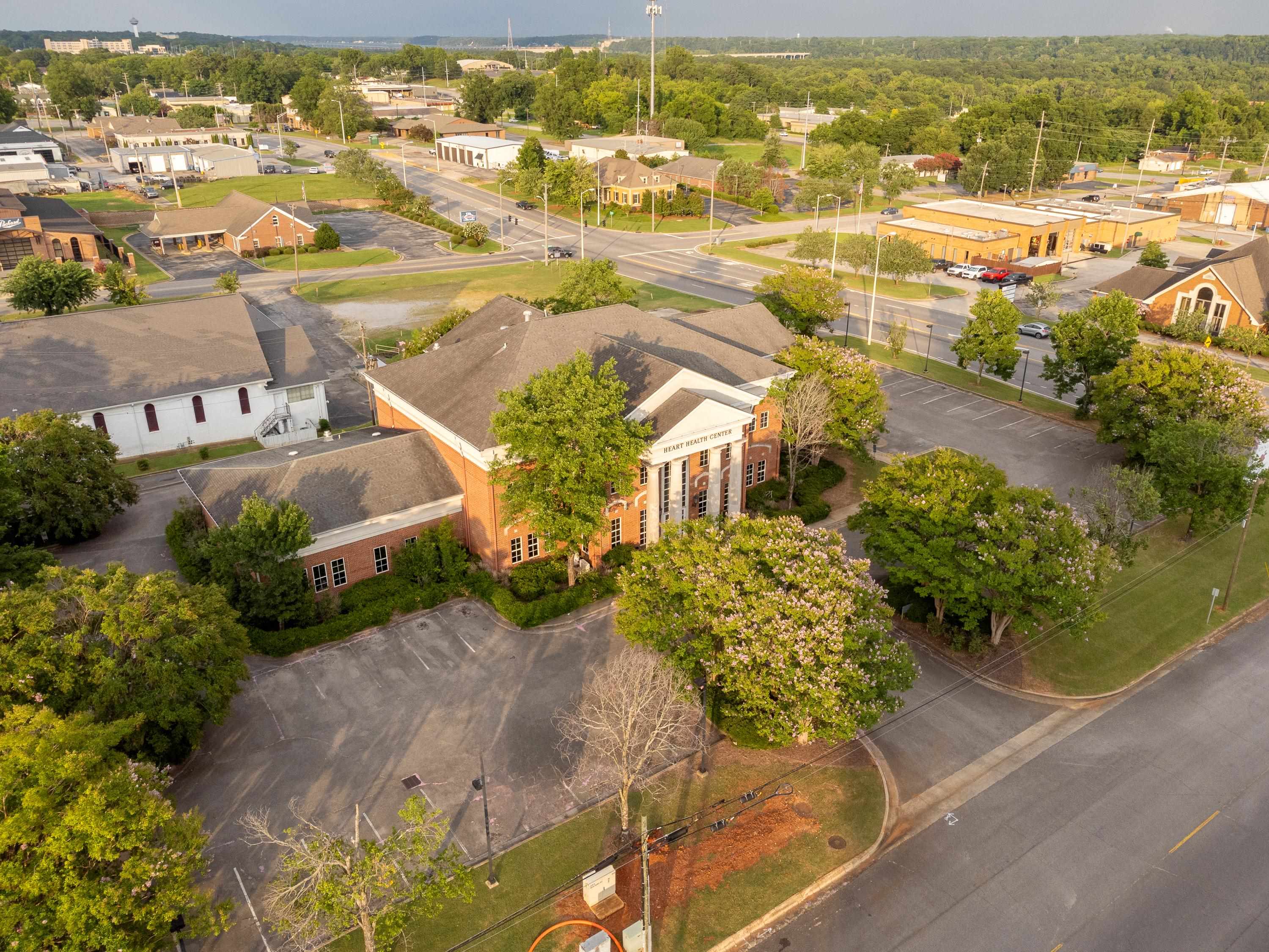201 E Dr Hicks Blvd