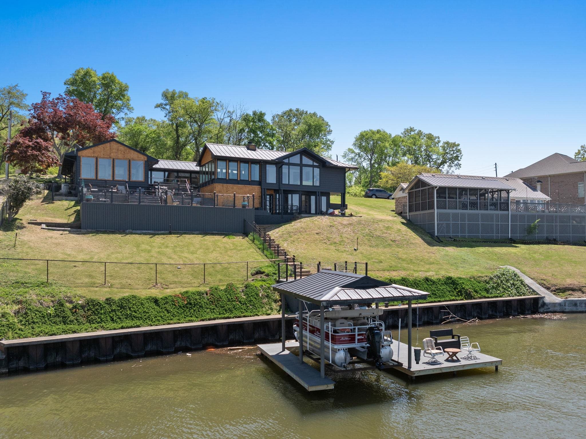 105 Lake View Dr