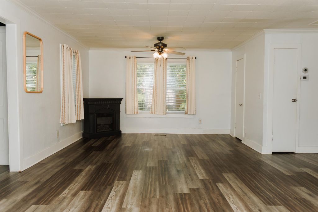 Photo of 417 Burgess St, Russellville, AL 35653 (MLS # 529963)