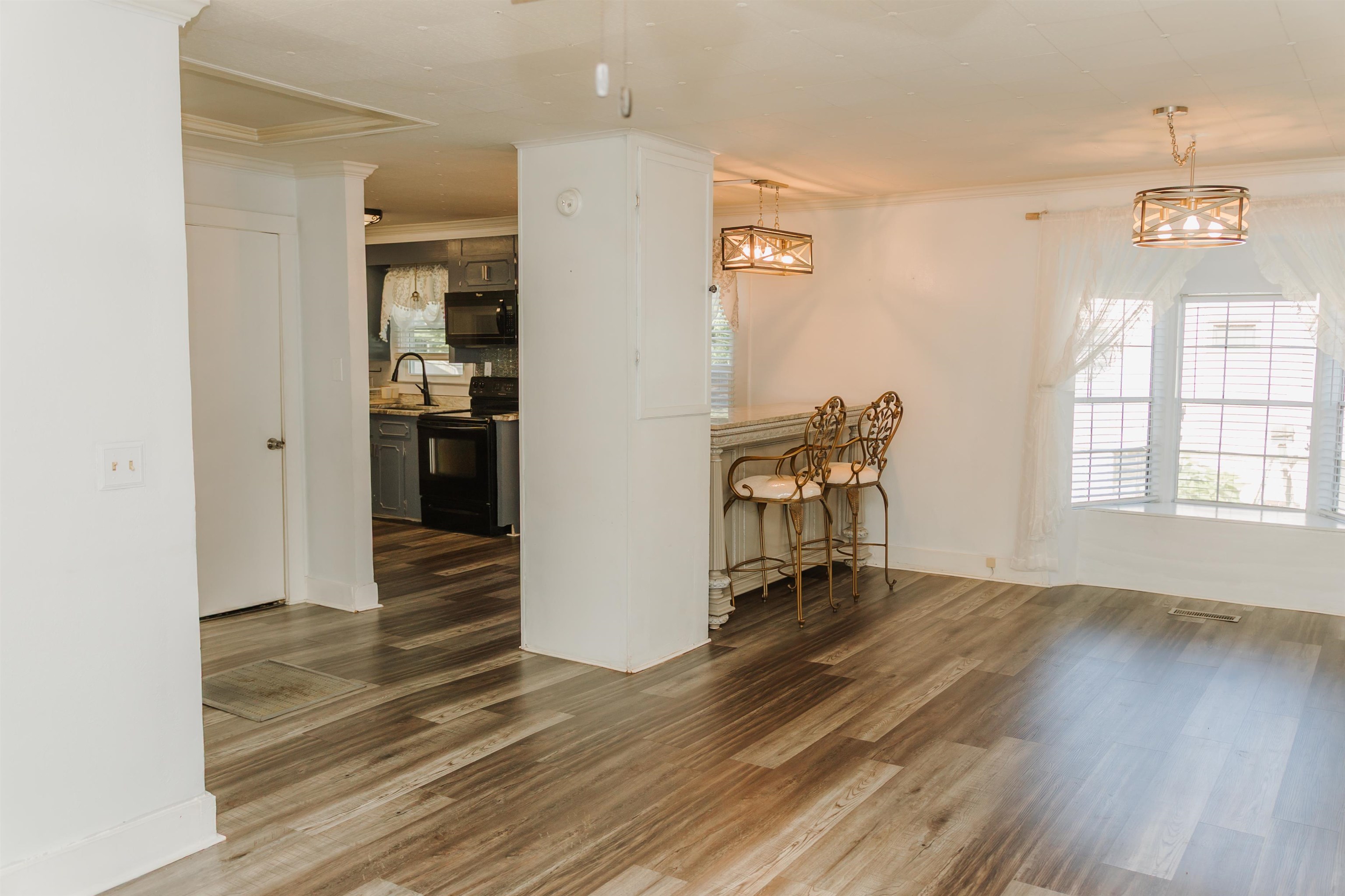 417 Burgess St - Photo 4