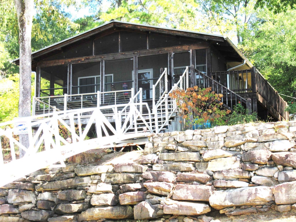 Photo of 878 Co Rd 267, Cullman, AL 35057 (MLS # 531501)