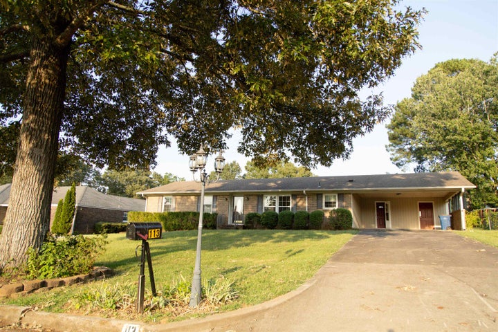 Photo 1 of 25 — 113 Chaparral Dr, Florence, AL 35630