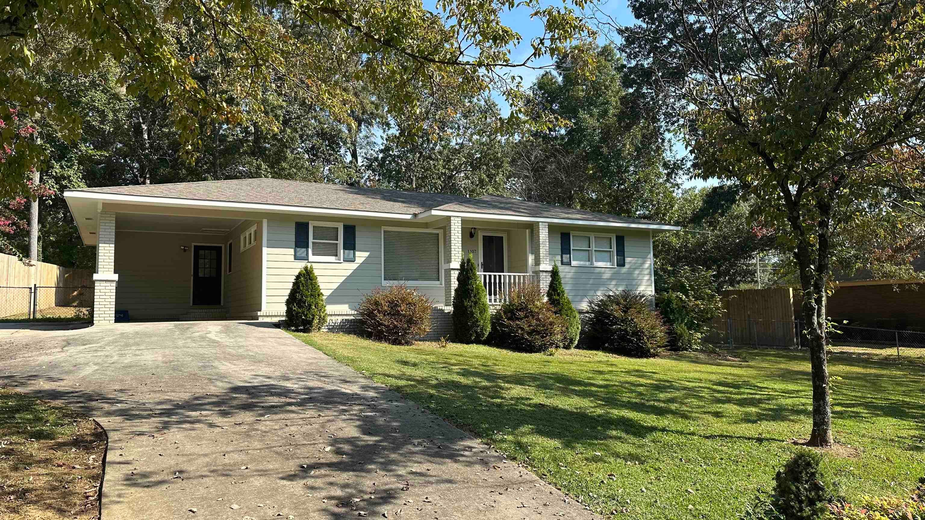 1407 Linwood Dr