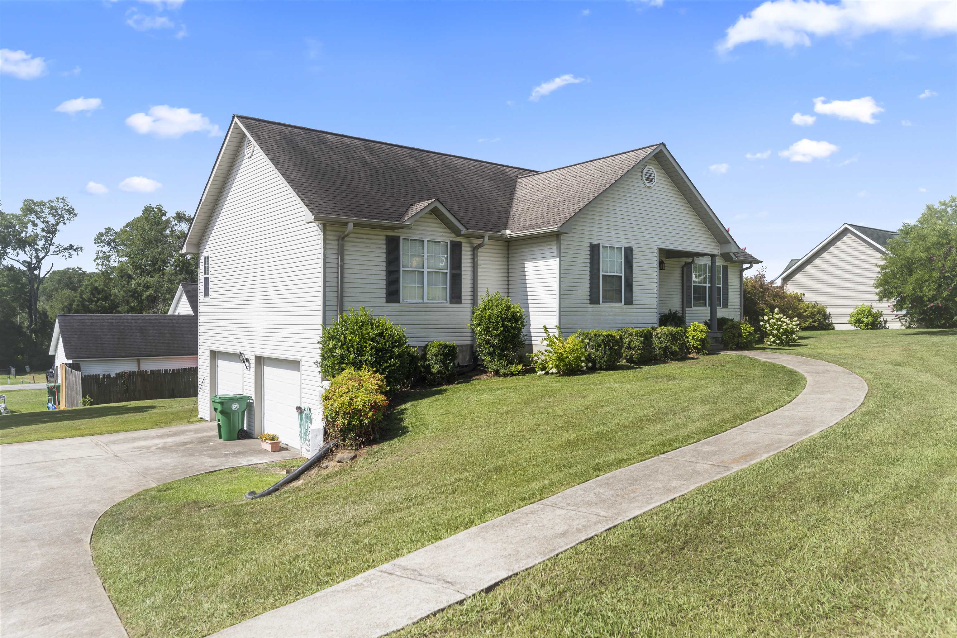 210 Mayfair Ln