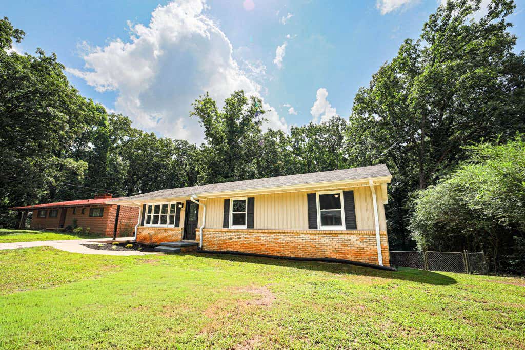 Photo of 1307 Cypress Mill Rd, Florence, AL 35630 (MLS # 529869)