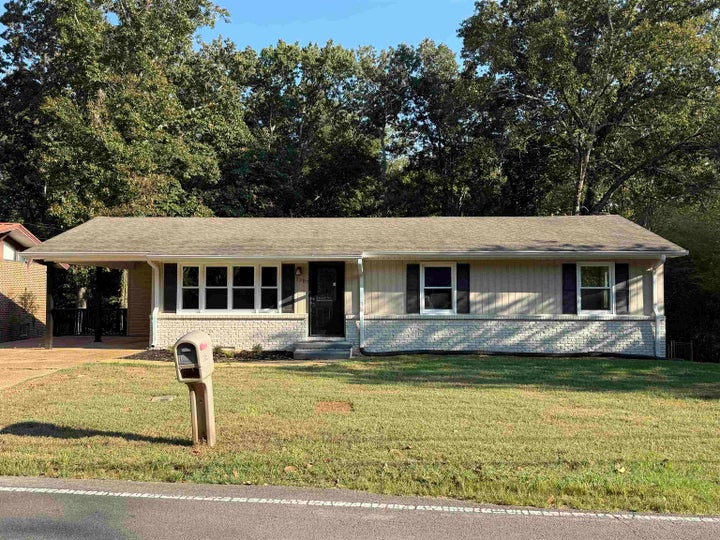 Photo 1 of 34 — 1307 Cypress Mill Rd, Florence, AL 35630