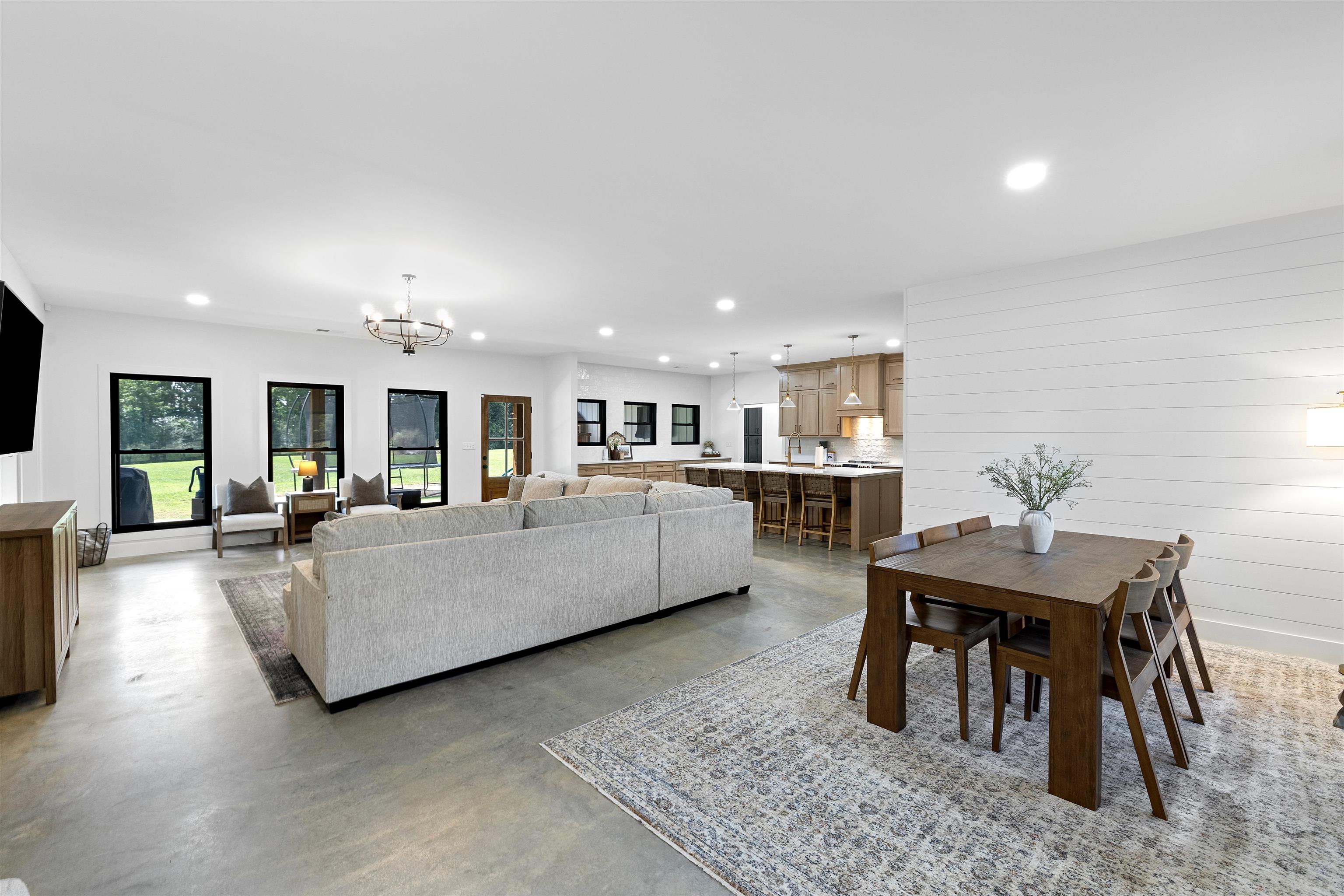 814 Co Rd 1367