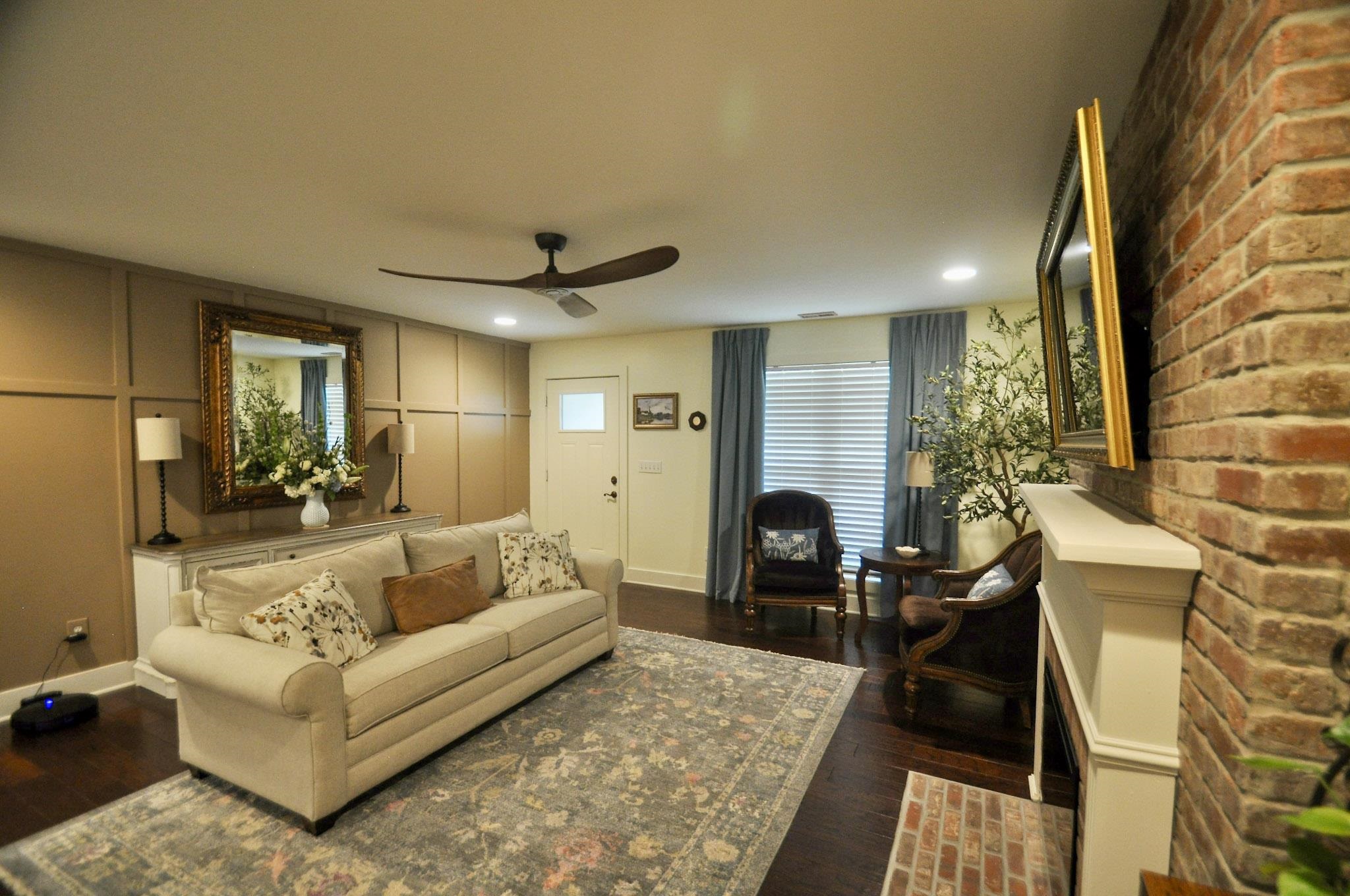 2121 Dialsdale Dr