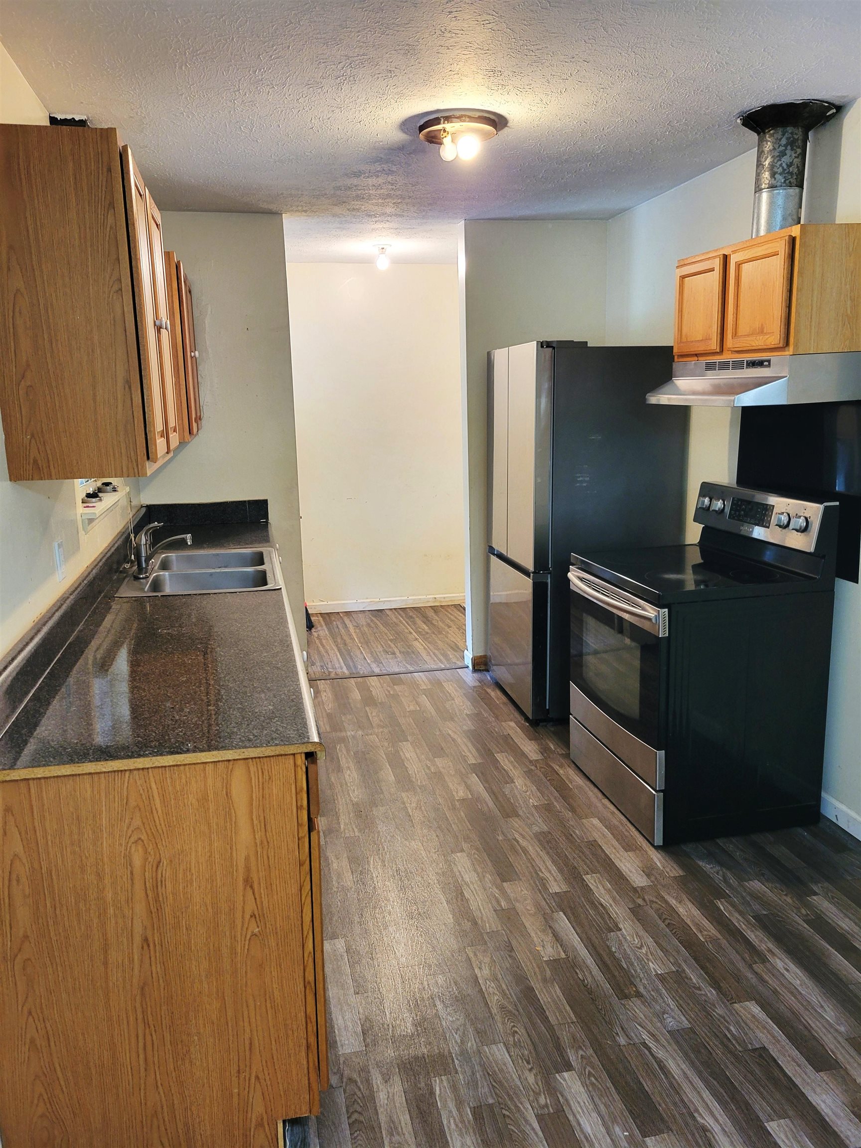 2015 Colony Rd