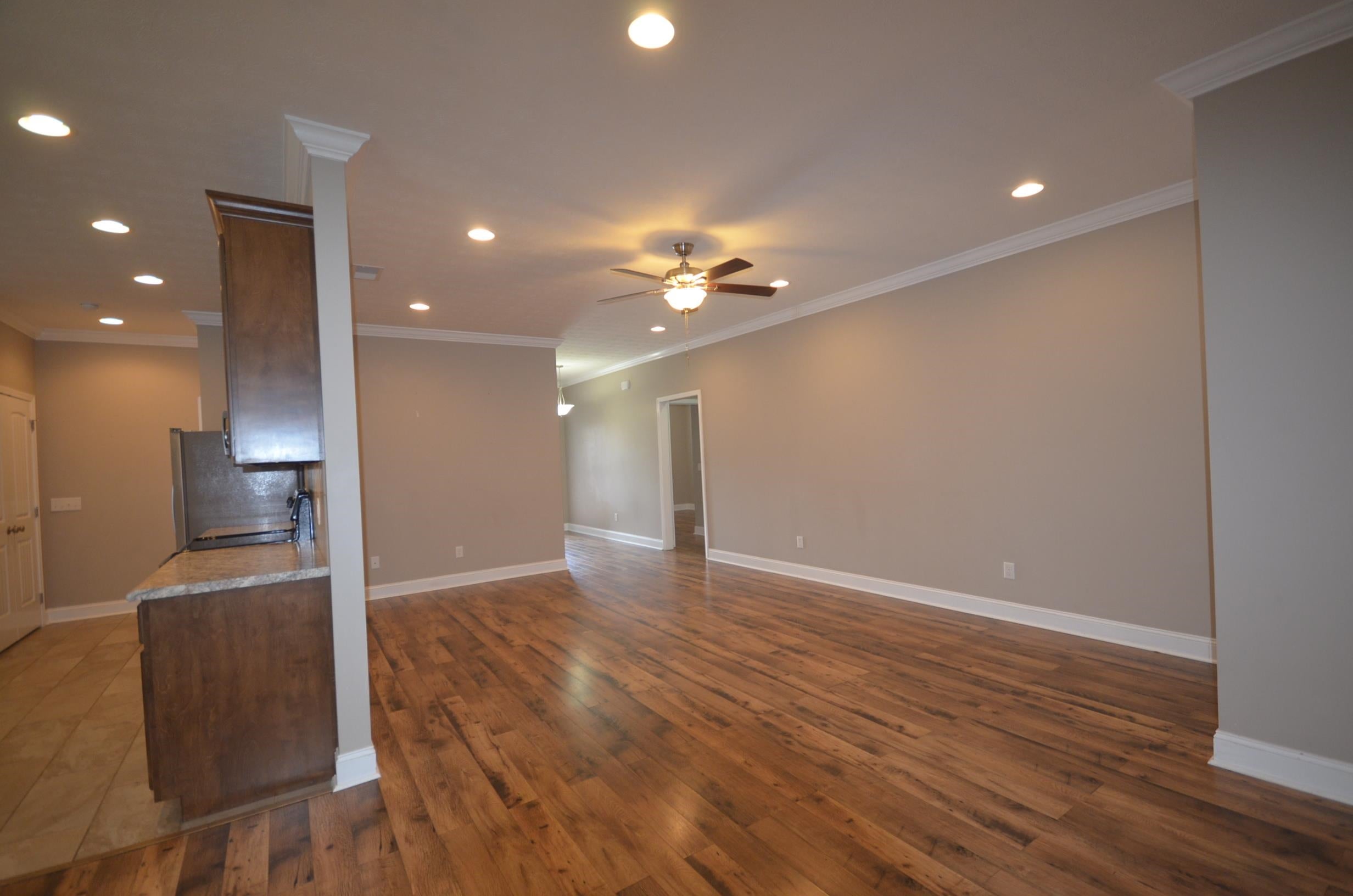 2920 Phelan Cir