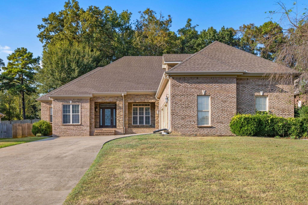 Photo of 501 Koger St, Killen, AL 35645 (MLS # 531347)