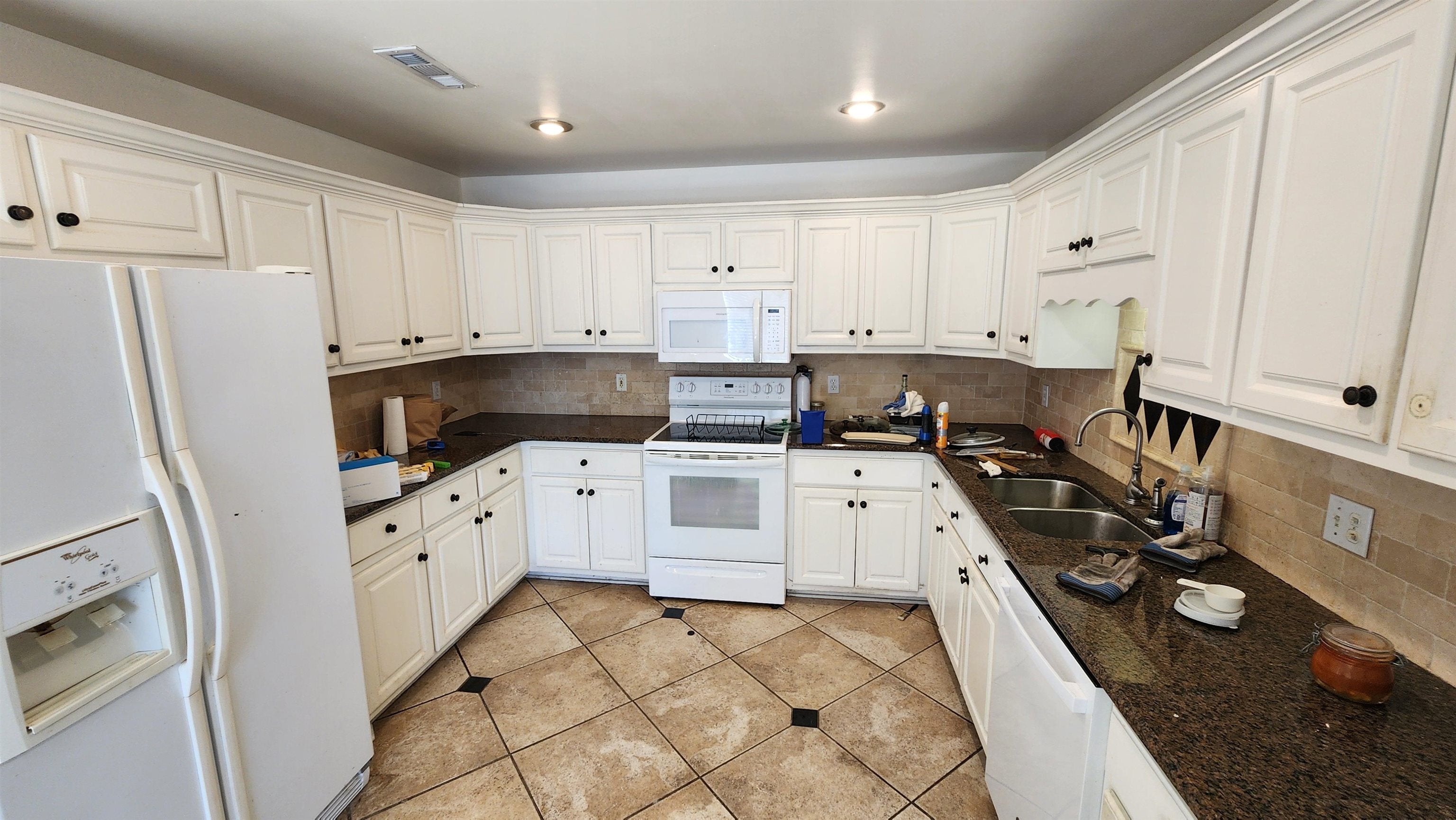 319 Lincoln Ave - Photo 2