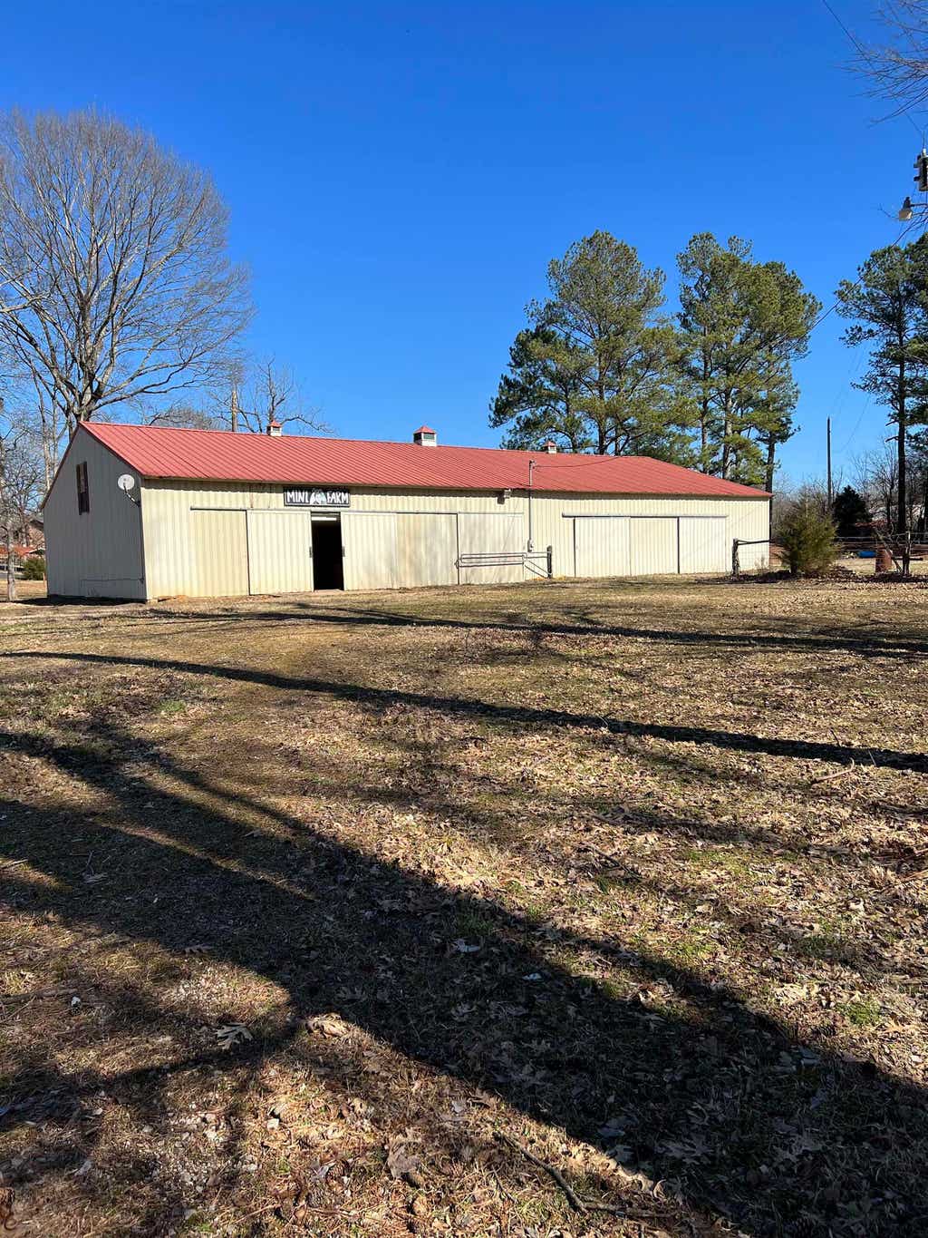 Photo of 75 Hillandale Dr, Russellville, AL 35653 (MLS # 530052)