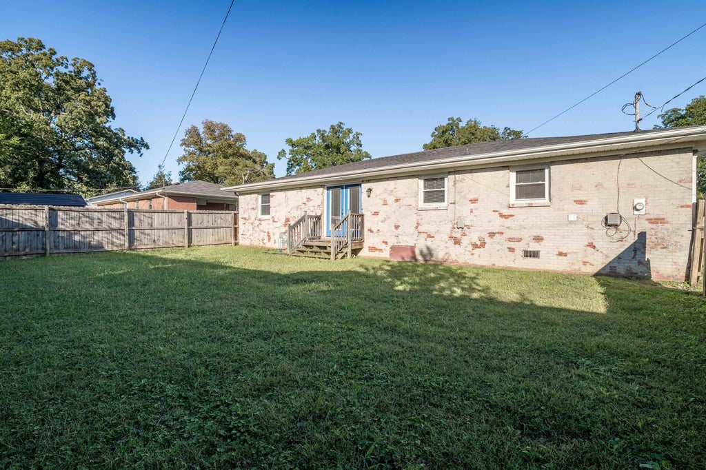 Photo of 1211 Ave B, Cullman, AL 35055 (MLS # 531747)
