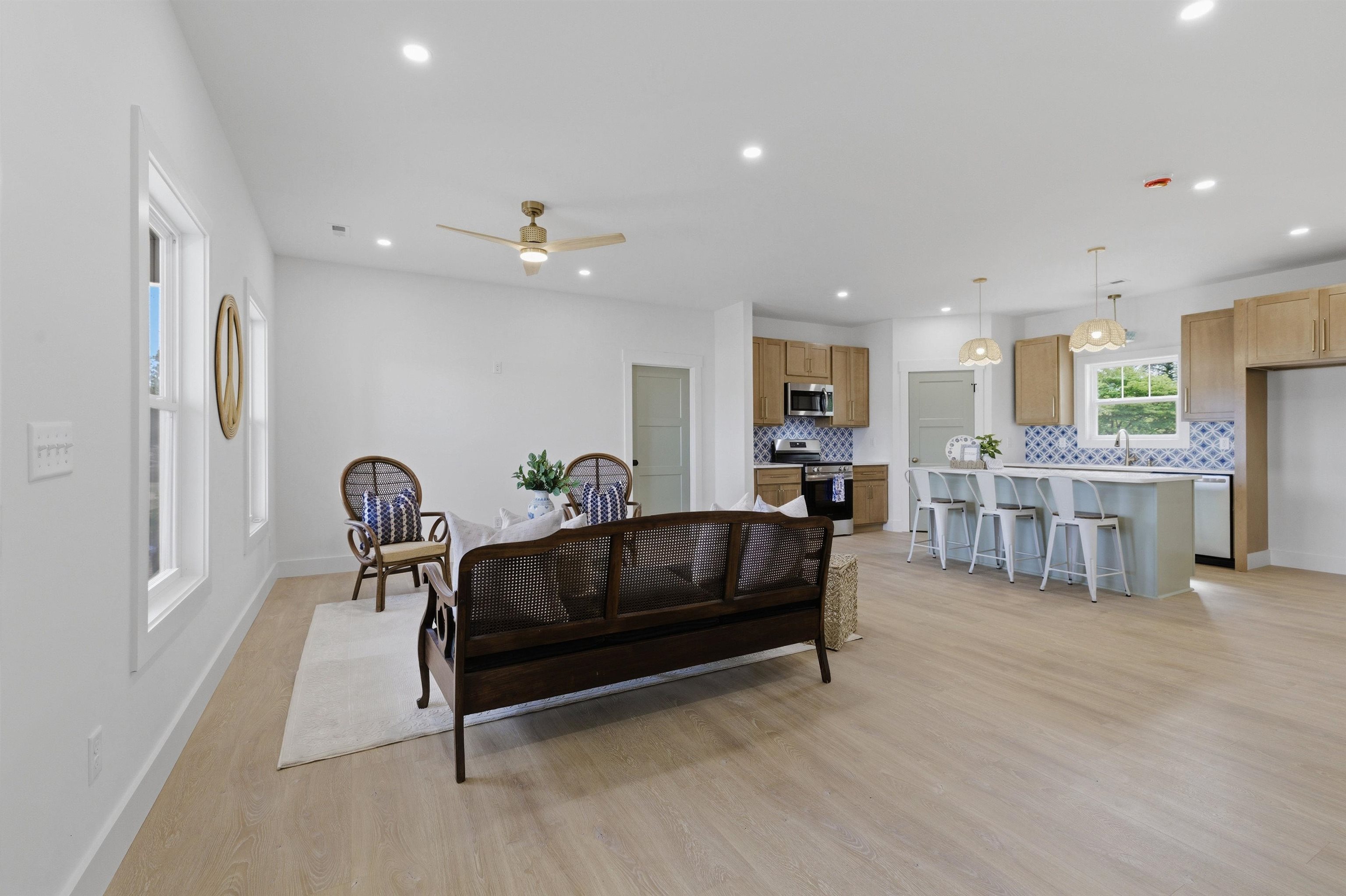 1011 7th St NW