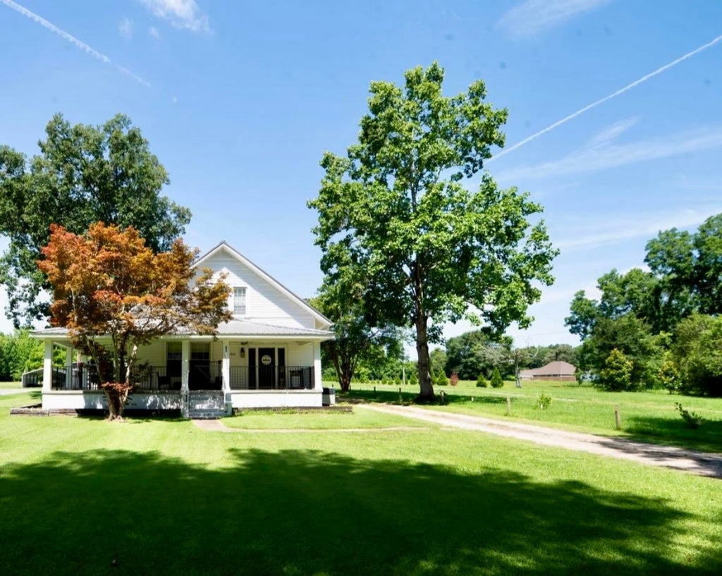 Photo of 801 NE Bethel Rd, Hartselle, AL 35640 (MLS # 529855)