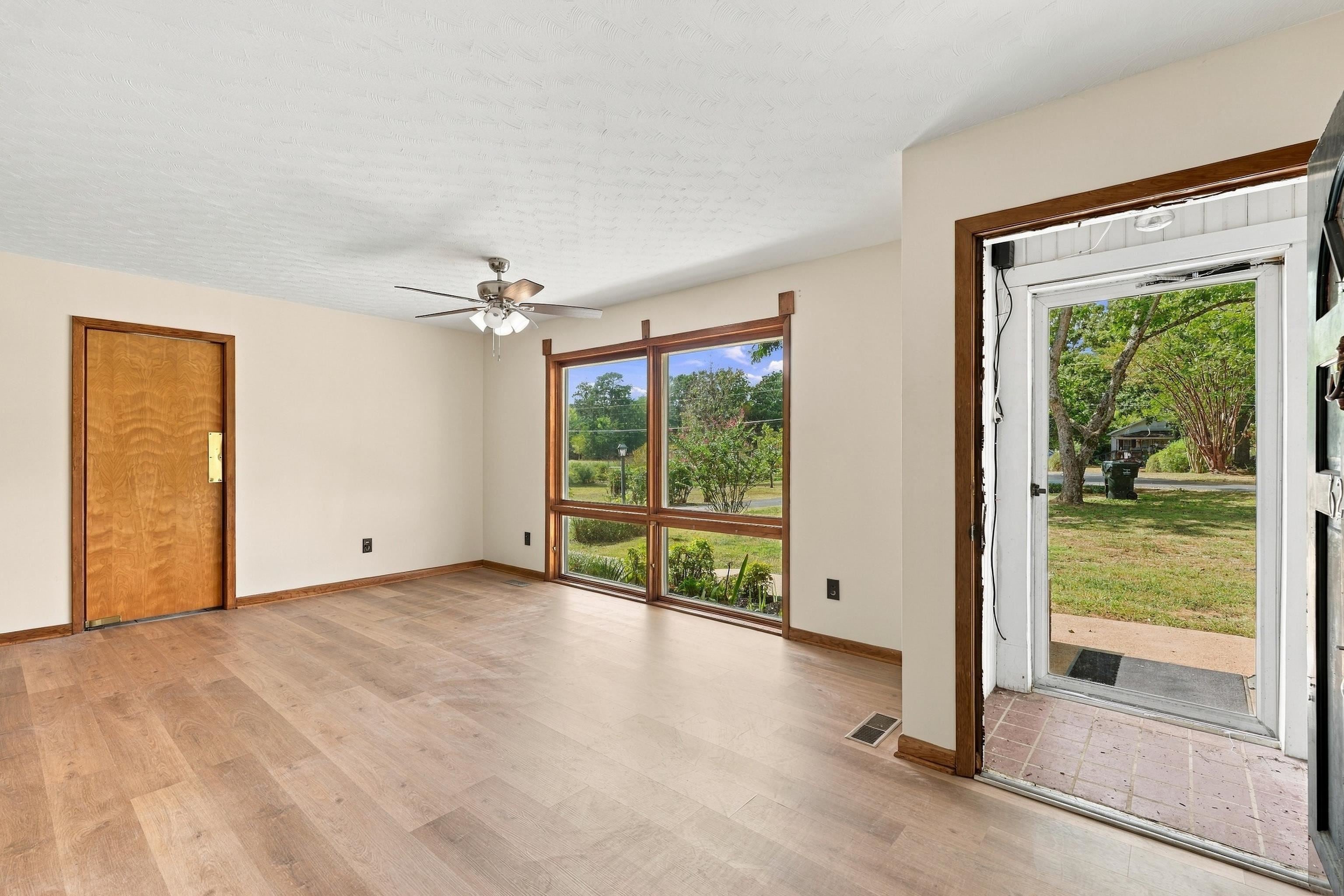 6280 Hawk Pride Mountain Rd - Photo 4