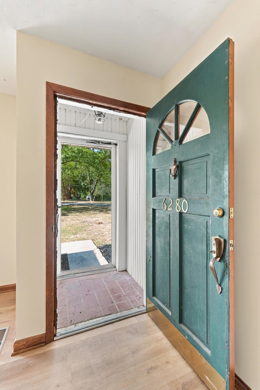 Photo of 6280 Hawk Pride Mountain Rd, Tuscumbia, AL 35674 (MLS # 531627)
