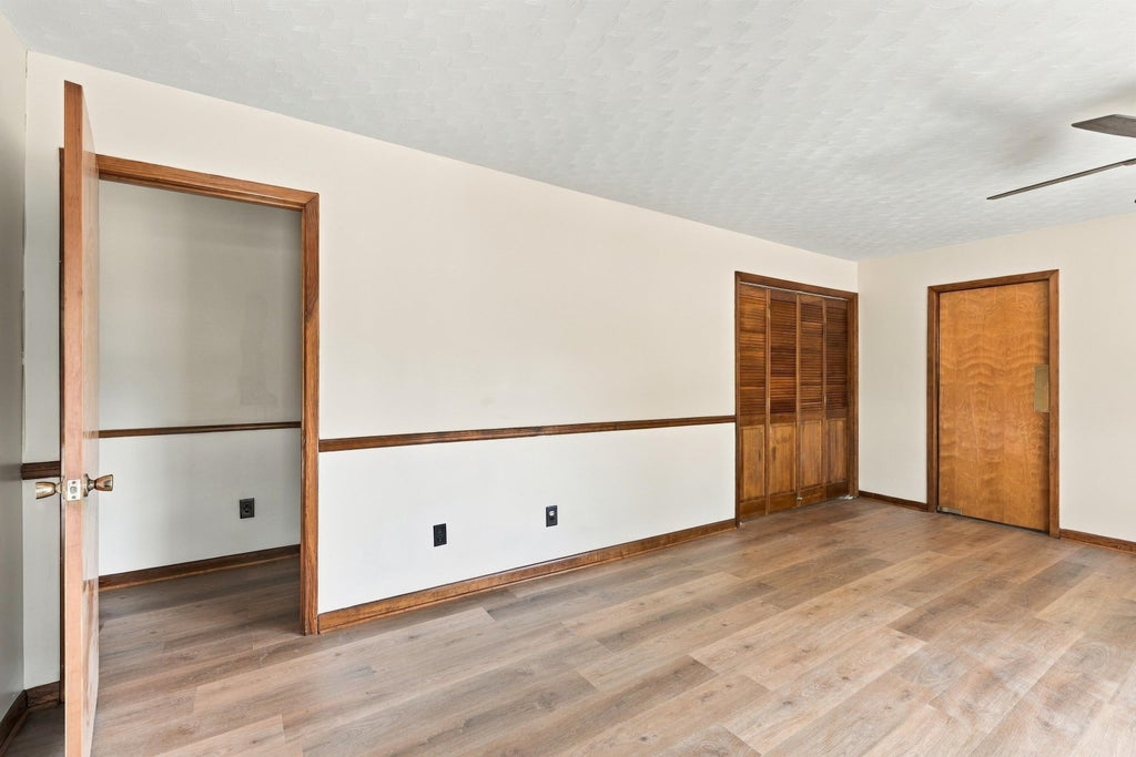 Photo of 6280 Hawk Pride Mountain Rd, Tuscumbia, AL 35674 (MLS # 531627)
