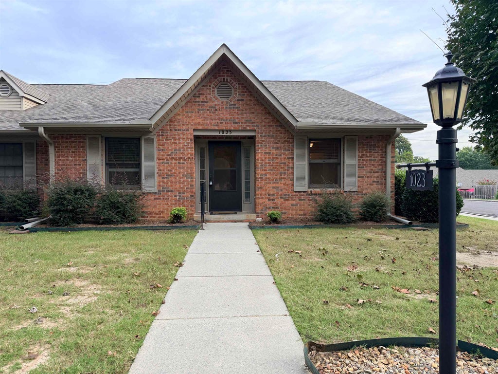 Photo of 1023 9th St SW, Cullman, AL 35055 (MLS # 531716)