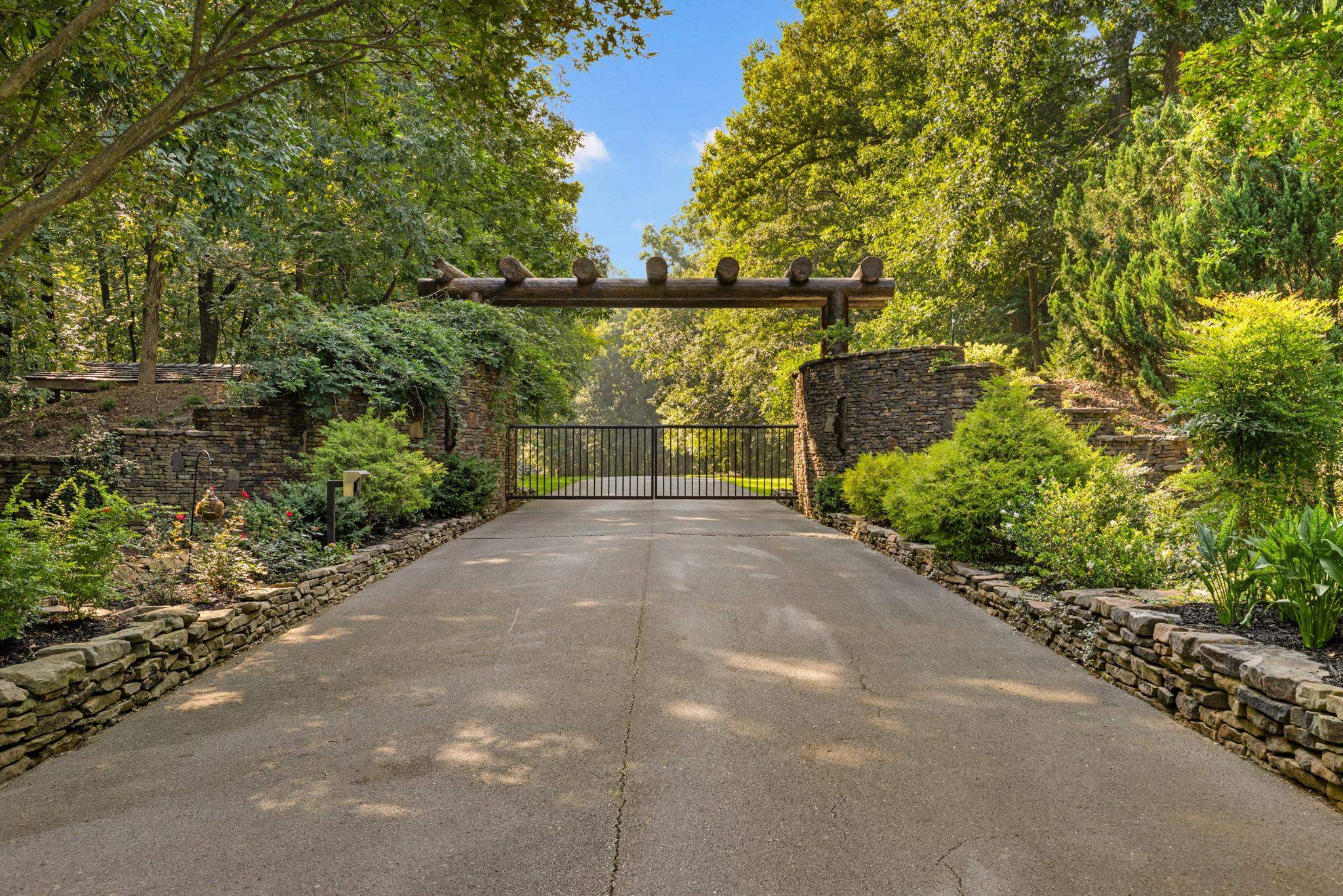 721 Three Point Dr