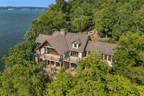 721 THREE POINT RD, MUSCLE SHOALS, AL 35661 - Image d4ae4bb22ddcdee4044597d0d819b18d/2409399112