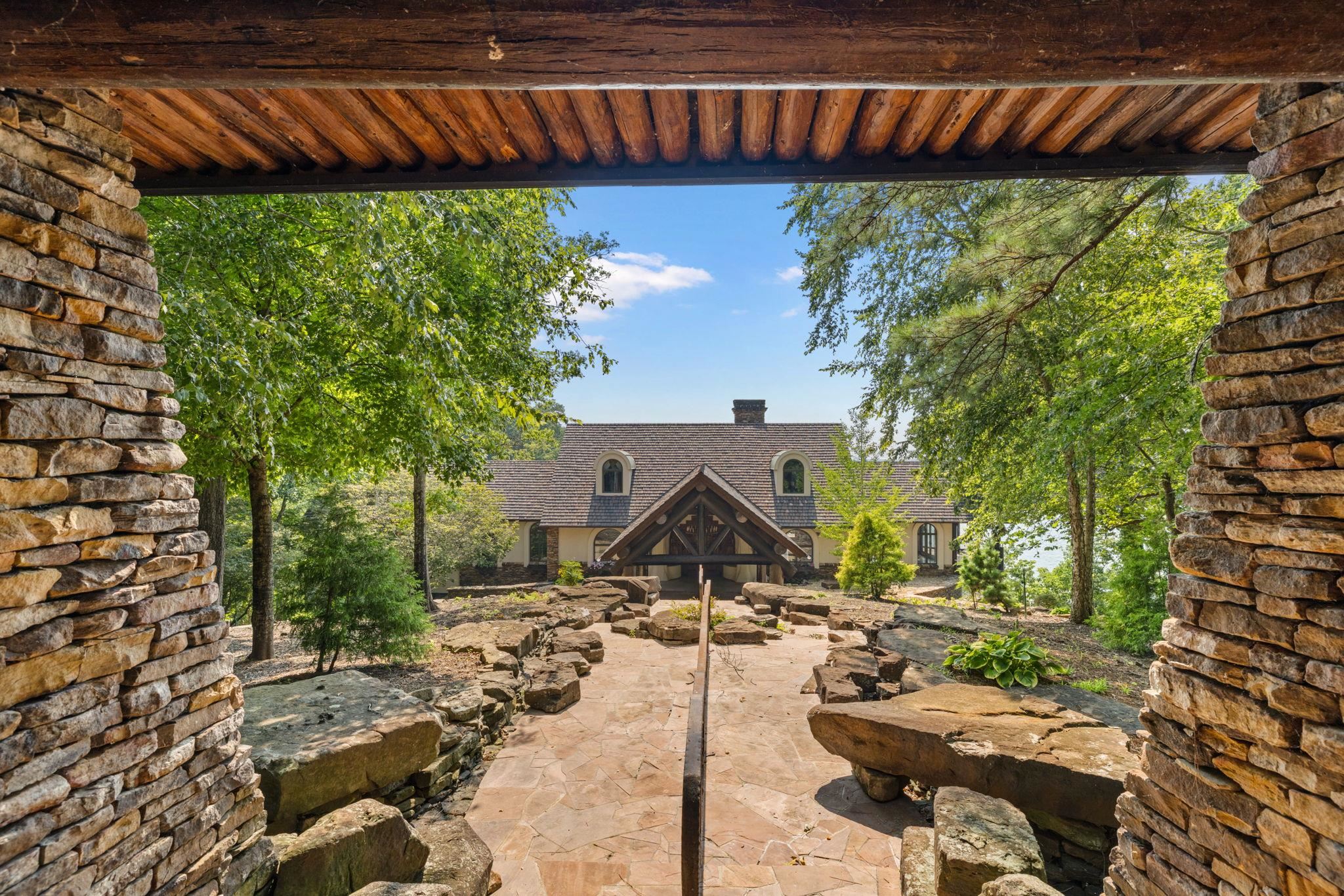 721 Three Point Dr