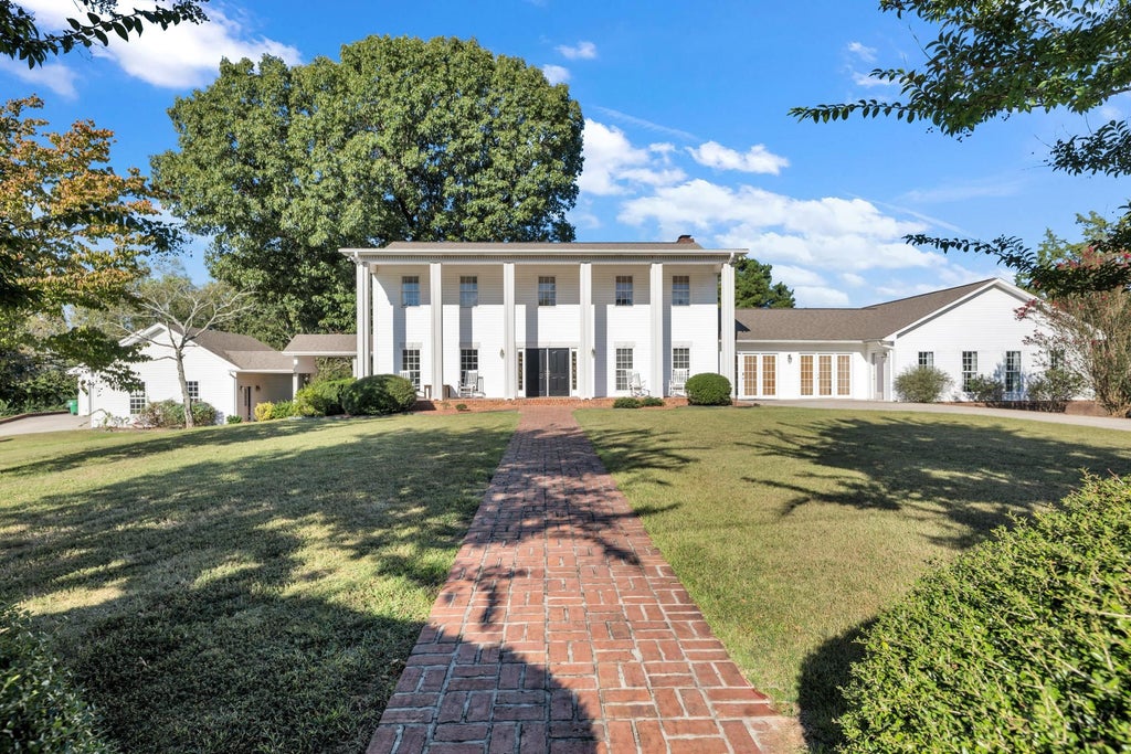 Photo of 616 Co Rd 406, Cullman, AL 35057 (MLS # 531613)