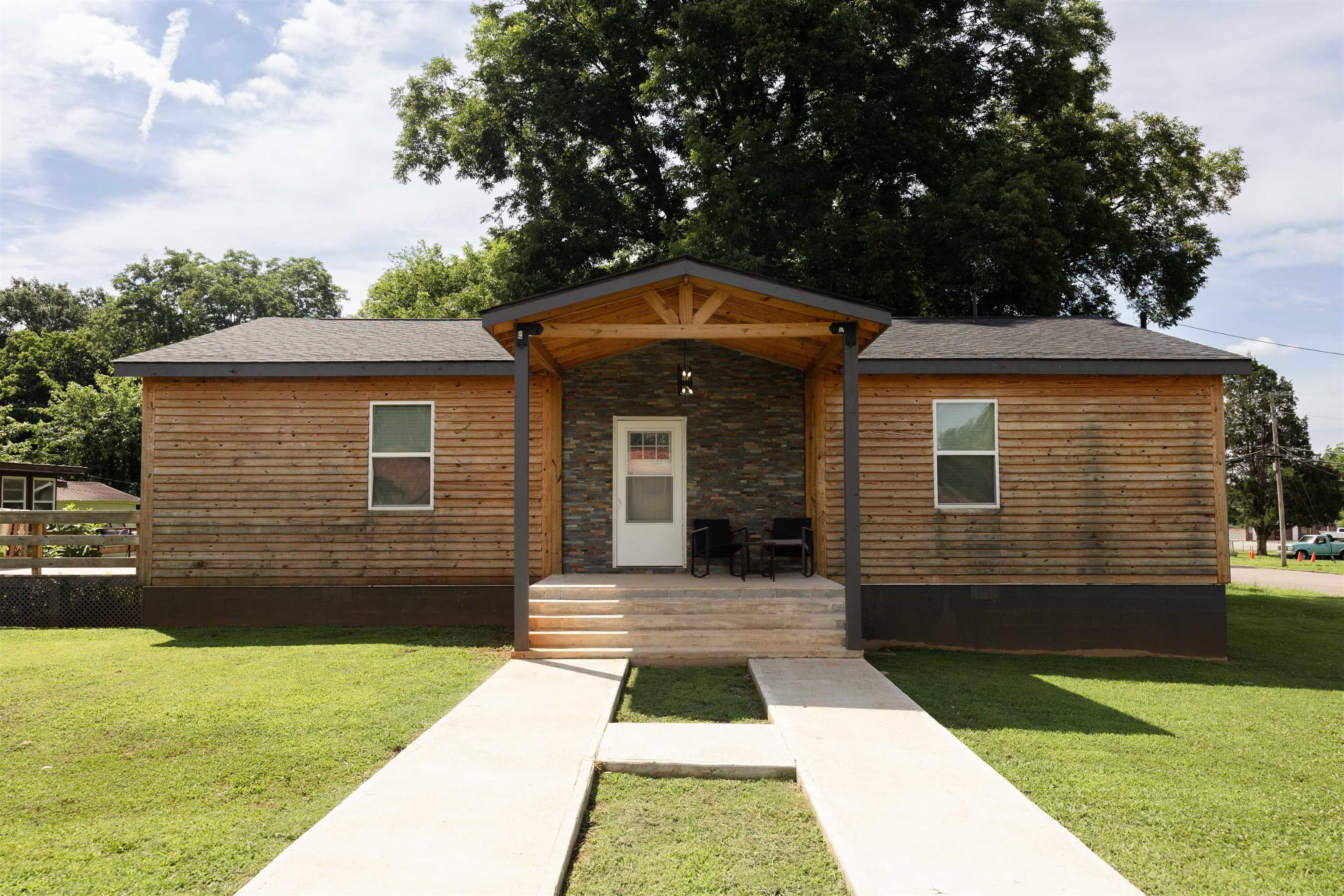 2502 E 13th Ave - Photo 2