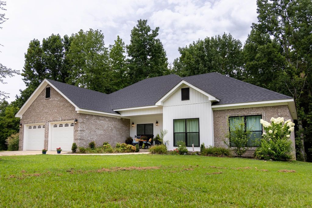 Photo of 486 Horseshoe Hills Rd, Killen, AL 35645 (MLS # 529979)