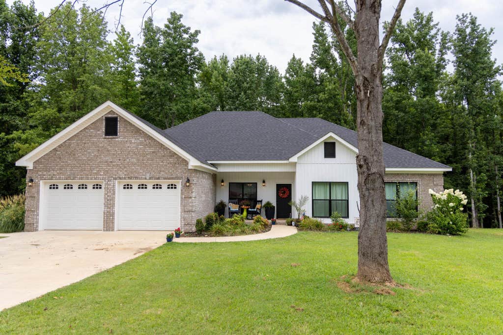 Photo of 486 Horseshoe Hills Rd, Killen, AL 35645 (MLS # 529979)