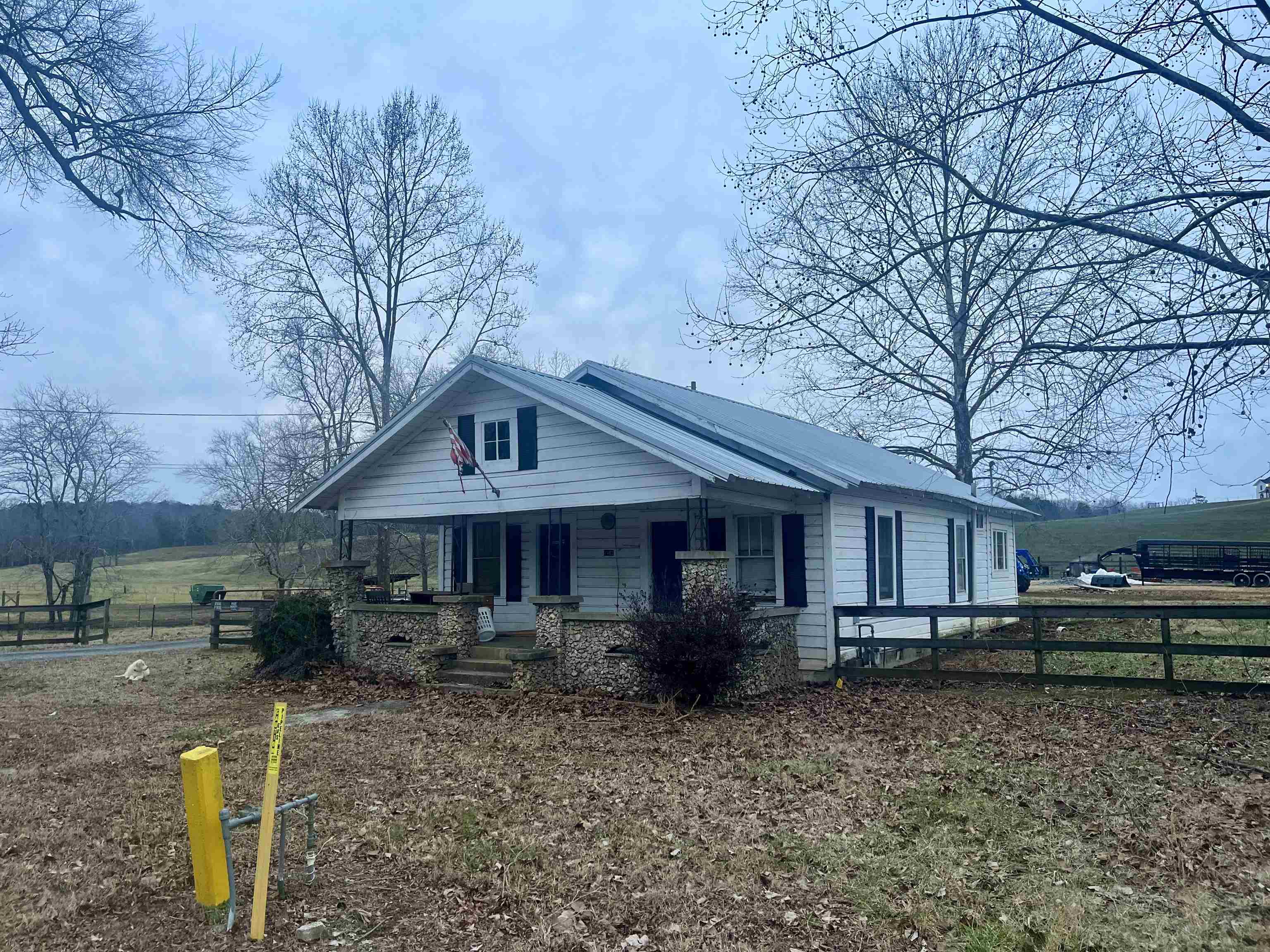 2465 Hwy 179
