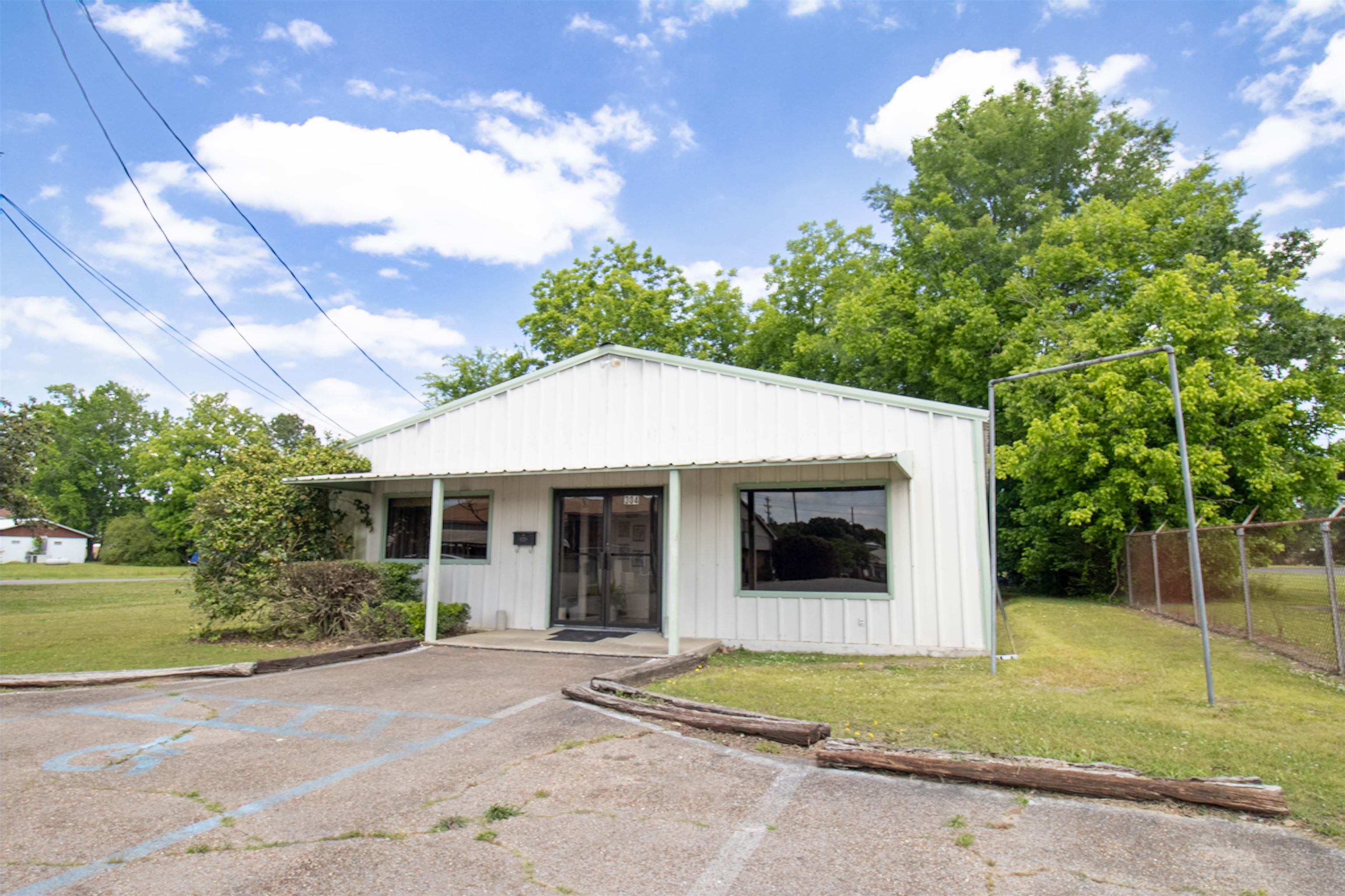 Photo 1 of 37 — 304 Bangor Ave, Hanceville, AL 35077