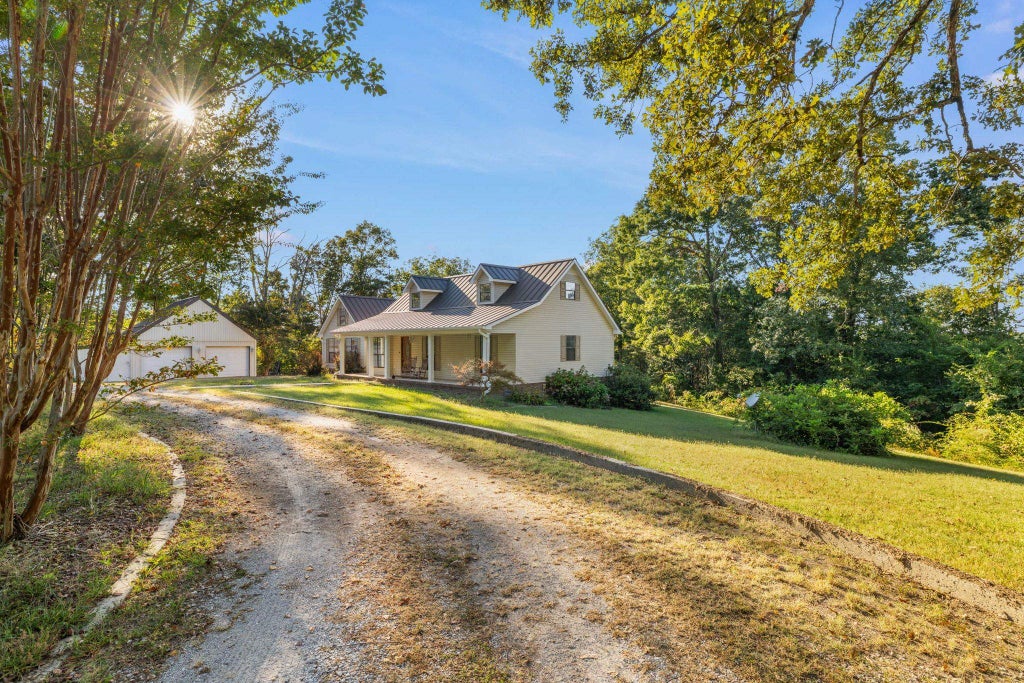 Photo of 2535 County Farm Rd, Tuscumbia, AL 35674 (MLS # 531628)