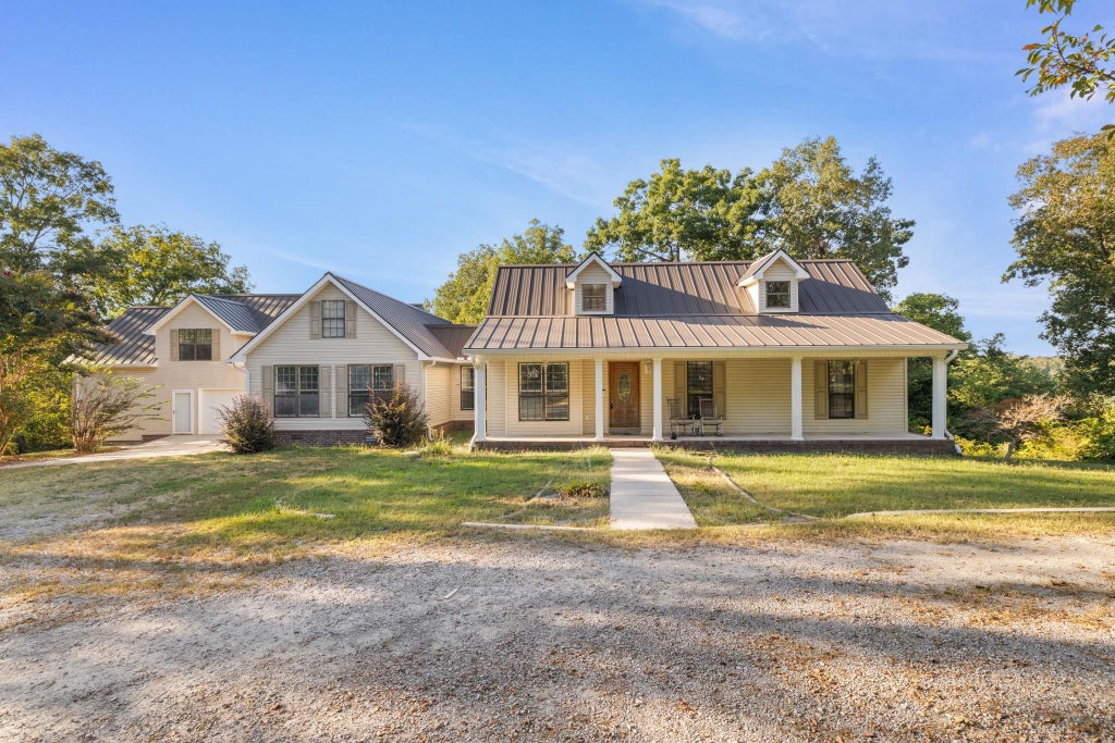 Photo of 2535 County Farm Rd, Tuscumbia, AL 35674 (MLS # 531628)
